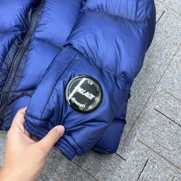 PALACE C.P. COMPANY PUFFA BRIGHT COBALT